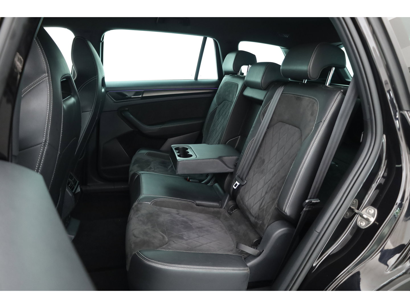 Škoda Kodiaq 1.5 TSI Sportline Business 7p. DSG | Navi | Elek. Trekhaak | Stoel- Stuurverw. | Apple CarPlay | Memory | Camera | Adapt. Cruise