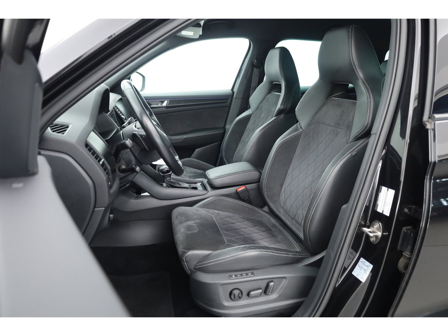 Škoda Kodiaq 1.5 TSI Sportline Business 7p. DSG | Navi | Elek. Trekhaak | Stoel- Stuurverw. | Apple CarPlay | Memory | Camera | Adapt. Cruise