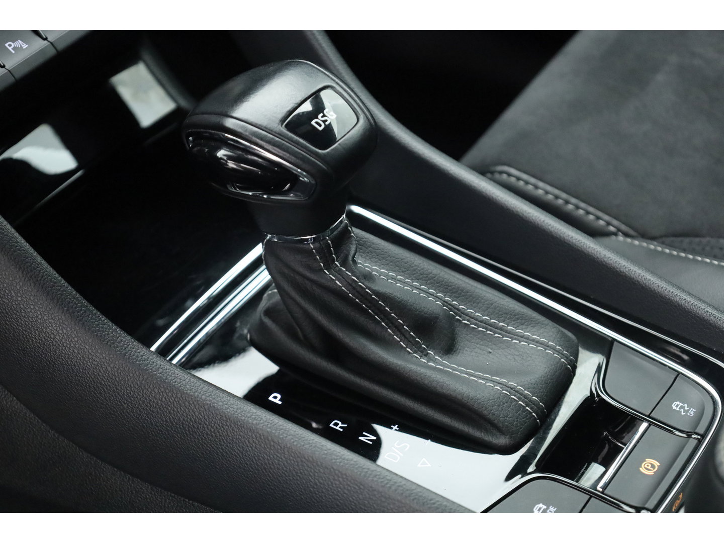 Škoda Kodiaq 1.5 TSI Sportline Business 7p. DSG | Navi | Elek. Trekhaak | Stoel- Stuurverw. | Apple CarPlay | Memory | Camera | Adapt. Cruise