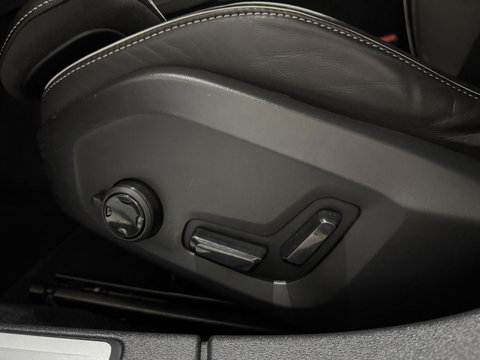 Volvo V60 2.0 T8 Recharge AWD R-Design Pano B&W 360° Memory Trekh.