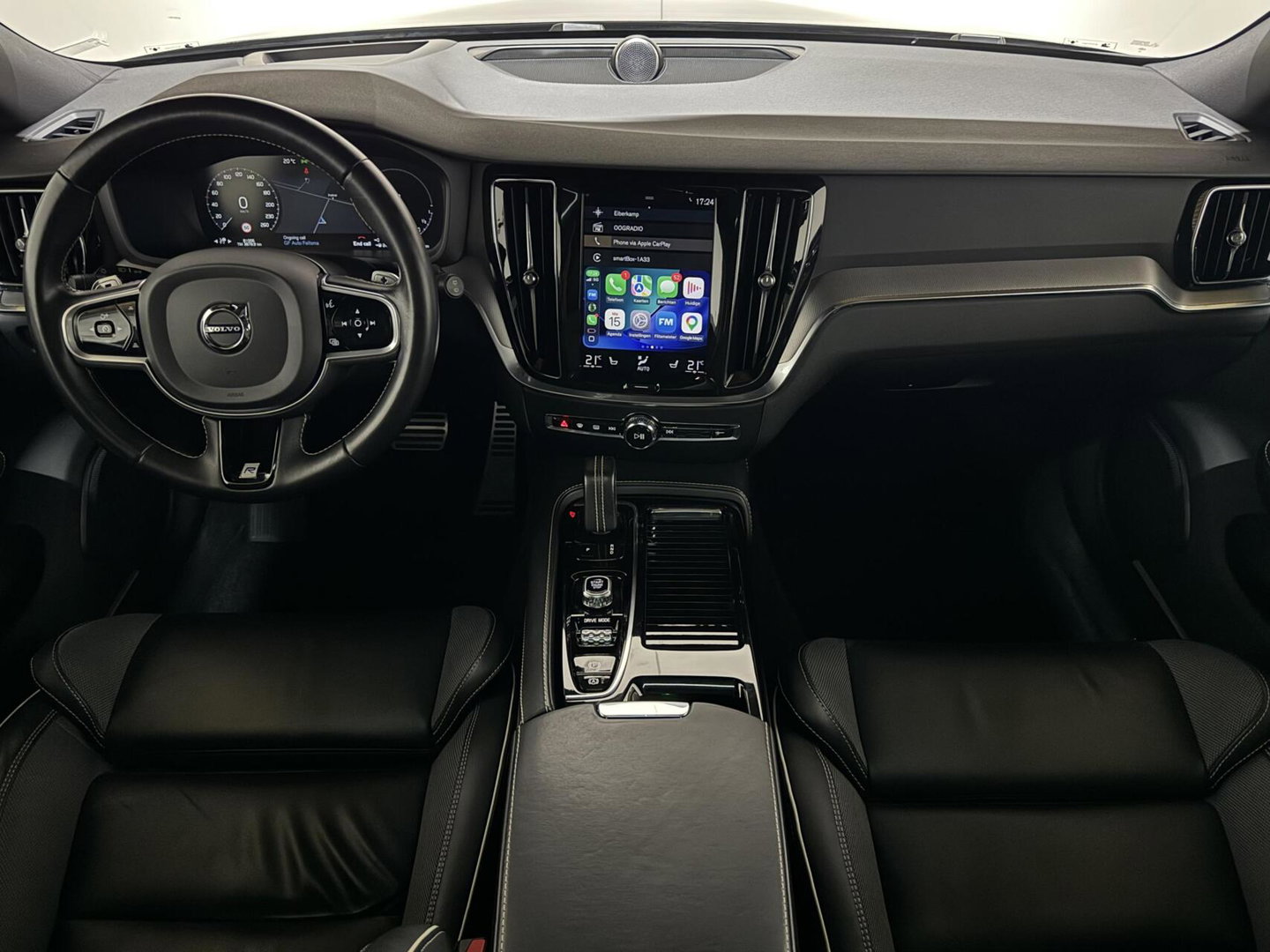 Volvo V60 2.0 T8 Recharge AWD R-Design Pano B&W 360° Memory Trekh.