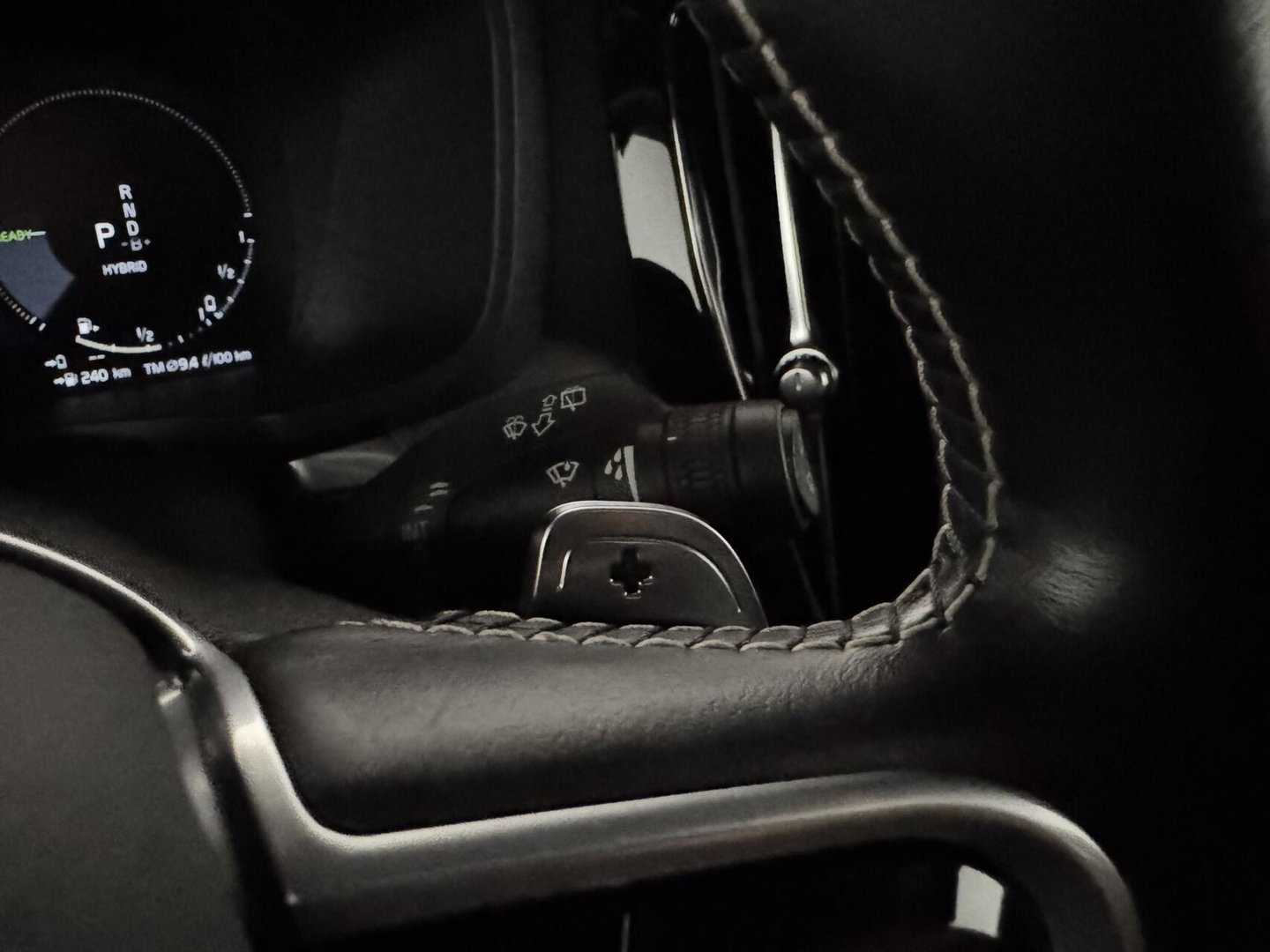 Volvo V60 2.0 T8 Recharge AWD R-Design Pano B&W 360° Memory Trekh.