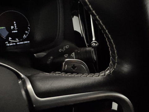 Volvo V60 2.0 T8 Recharge AWD R-Design Pano B&W 360° Memory Trekh.