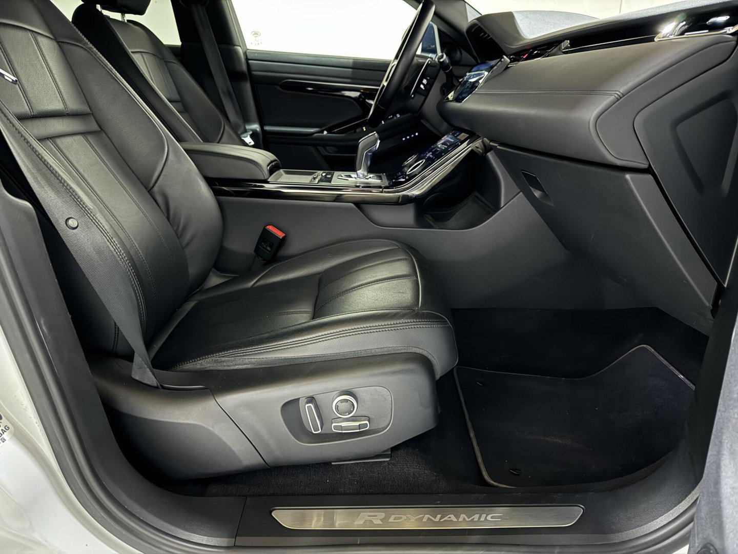 Land Rover Range Rover Evoque 1.5 P300e AWD R-Dynamic Pano 360° CarPlay Memory
