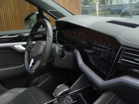 Volkswagen Touareg 3.0 e-Hybrid 462PK 4-Motion R / Massage / Dynaudio / 360°