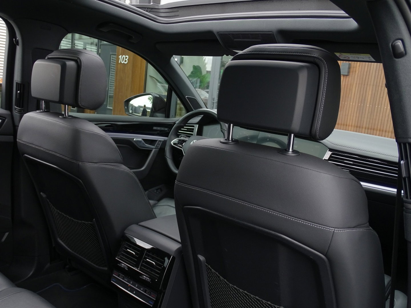 Volkswagen Touareg 3.0 e-Hybrid 462PK 4-Motion R / Massage / Dynaudio / 360°