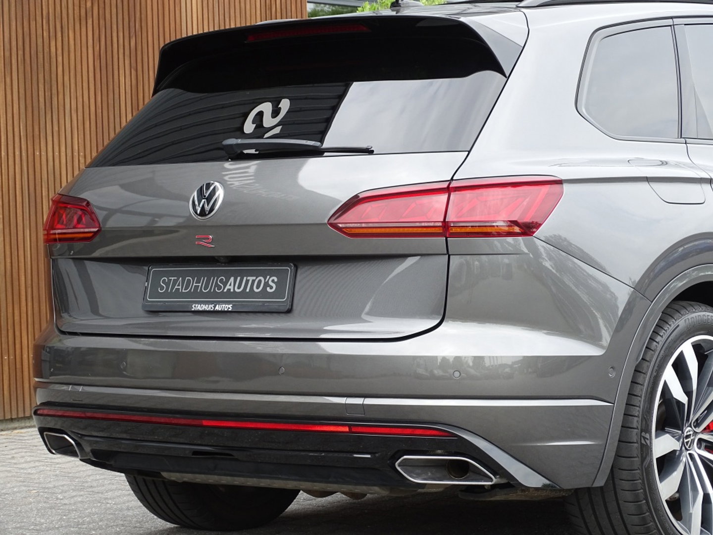 Volkswagen Touareg 3.0 e-Hybrid 462PK 4-Motion R / Massage / Dynaudio / 360°