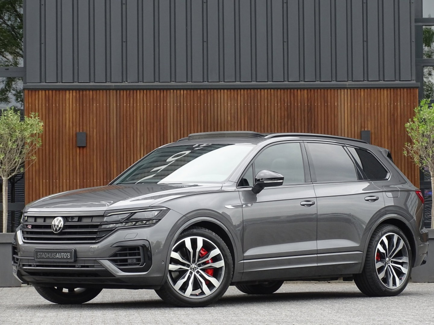 Volkswagen Touareg 3.0 e-Hybrid 462PK 4-Motion R / Massage / Dynaudio / 360°