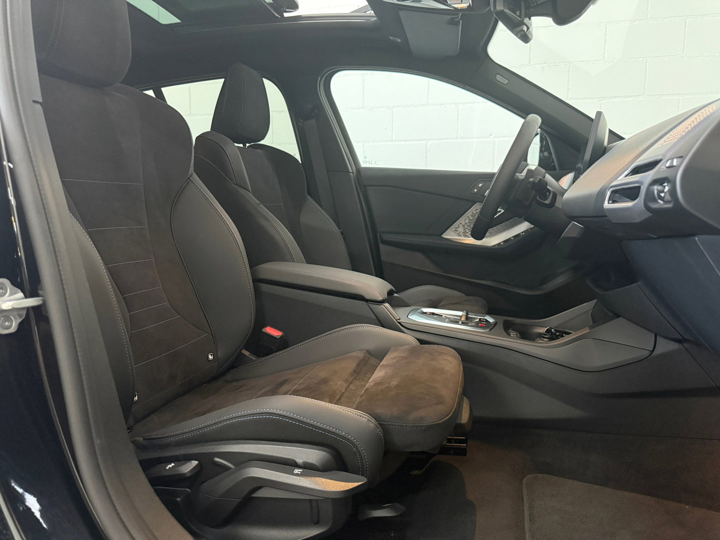 BMW 1-serie 120i pano*Side-assist*led*keyless