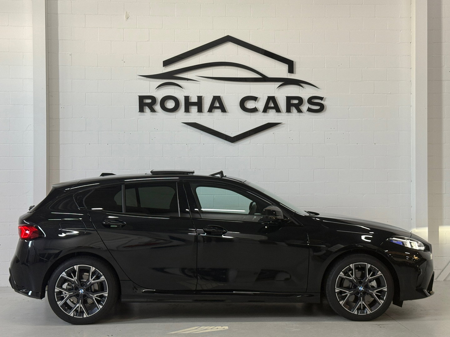 BMW 1-serie 120i pano*Side-assist*led*keyless