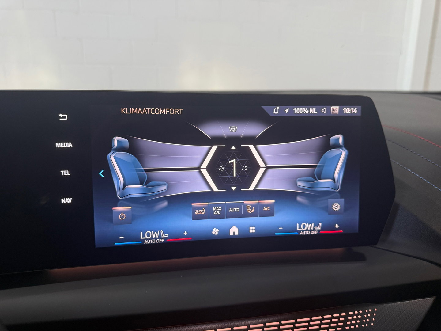 BMW 1-serie 120i pano*Side-assist*led*keyless