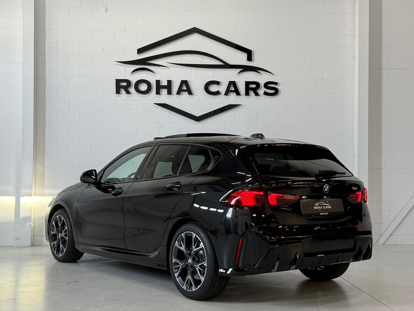 BMW 1-serie 120i pano*Side-assist*led*keyless