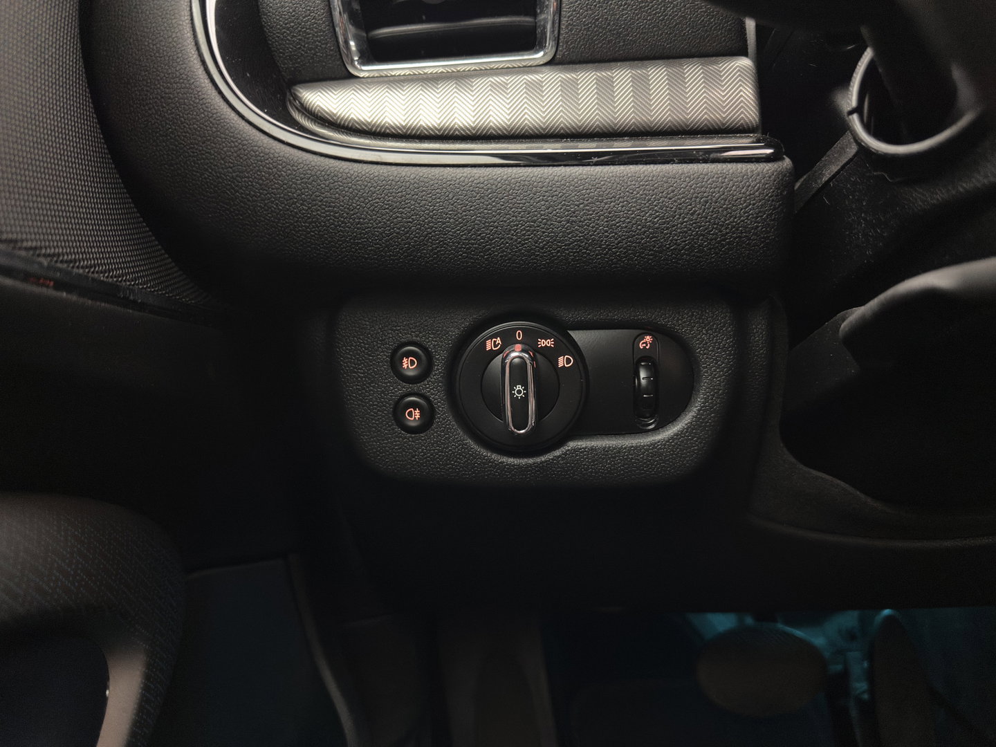 MINI Clubman 2.0 Cooper SD ALL4 Chili Serious Business Aut. *PANO | FULL-LED | HEATED-SPORTSEATS | HARMAN/KARDON | KEYLESS | MEMORY-PACK | CARBON-INLAY | HEAD-UP | SHIFTPADDLES | NAVI-FULLMAP | ECC | PDC | CRUISE | AMBIENTLIGHT | TOWBAR | 18''ALU