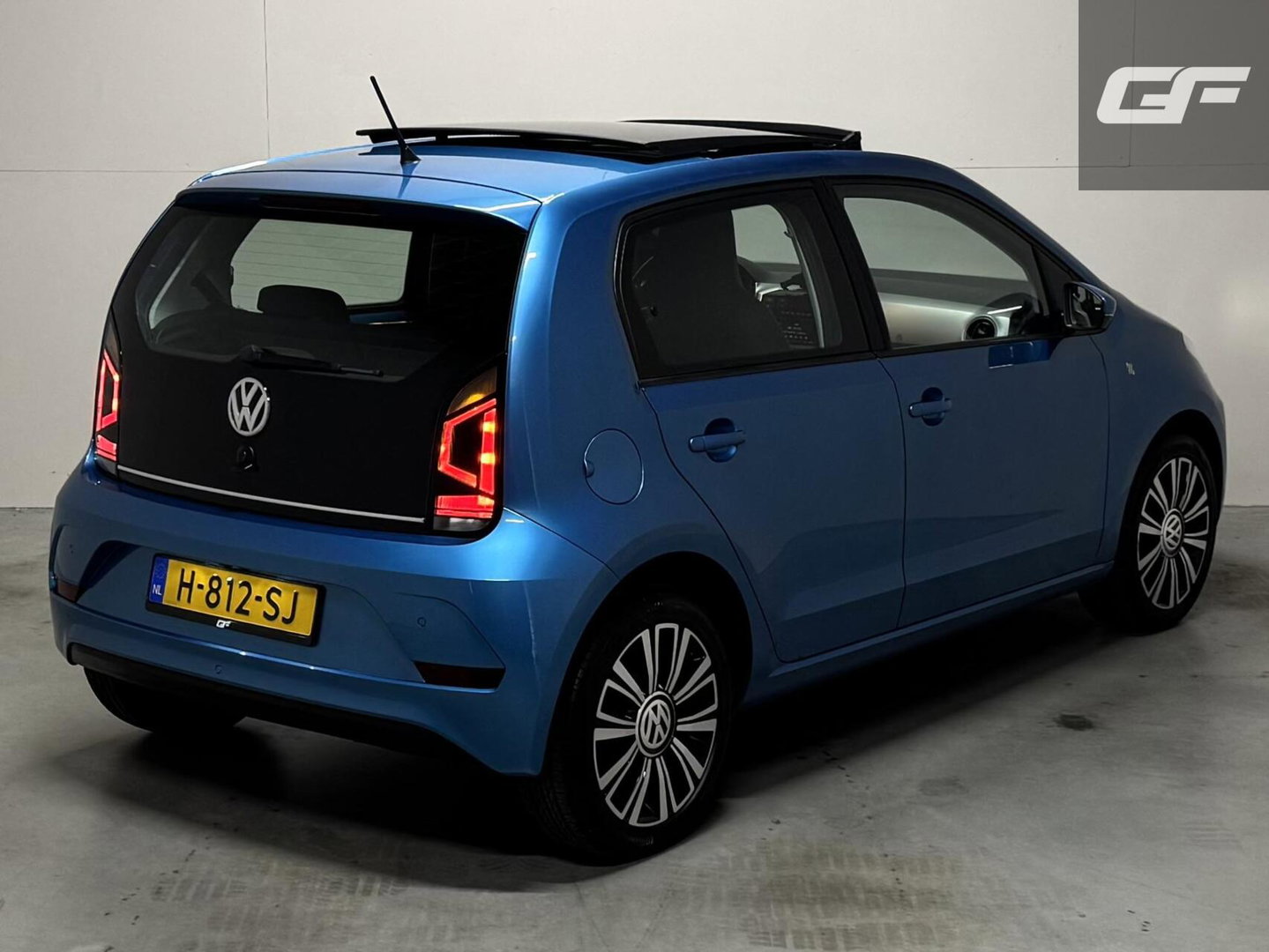 Volkswagen up! 1.0 BMT Lounge Pano Camera Cruise PDC NAP