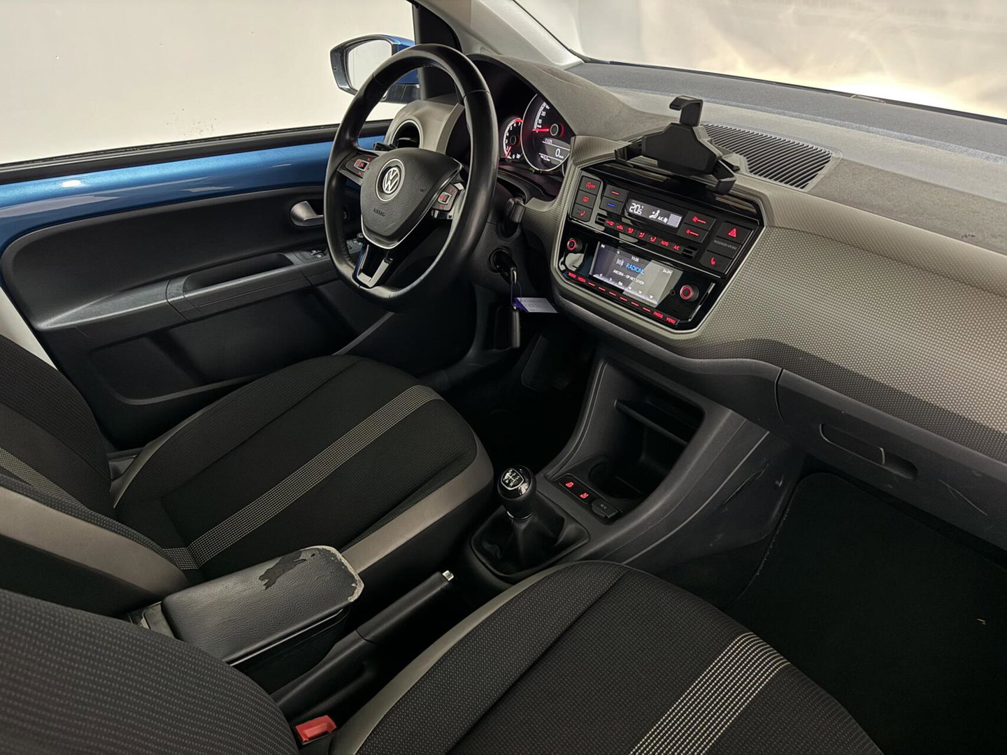 Volkswagen up! 1.0 BMT Lounge Pano Camera Cruise PDC NAP