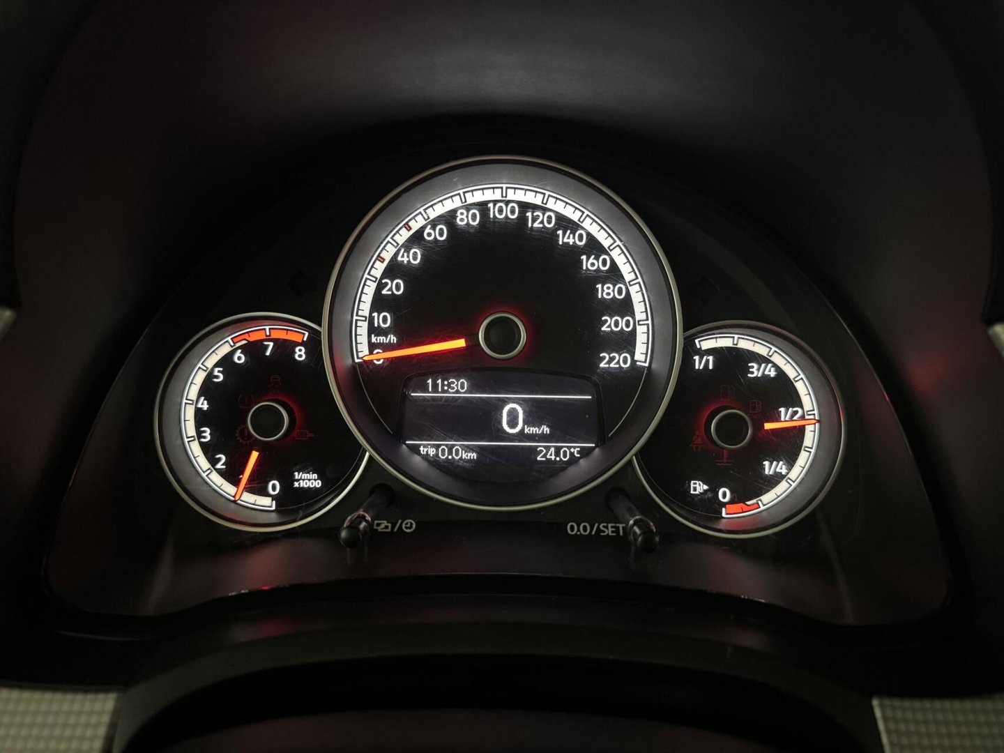 Volkswagen up! 1.0 BMT Lounge Pano Camera Cruise PDC NAP