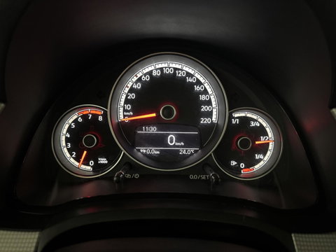 Volkswagen up! 1.0 BMT Lounge Pano Camera Cruise PDC NAP