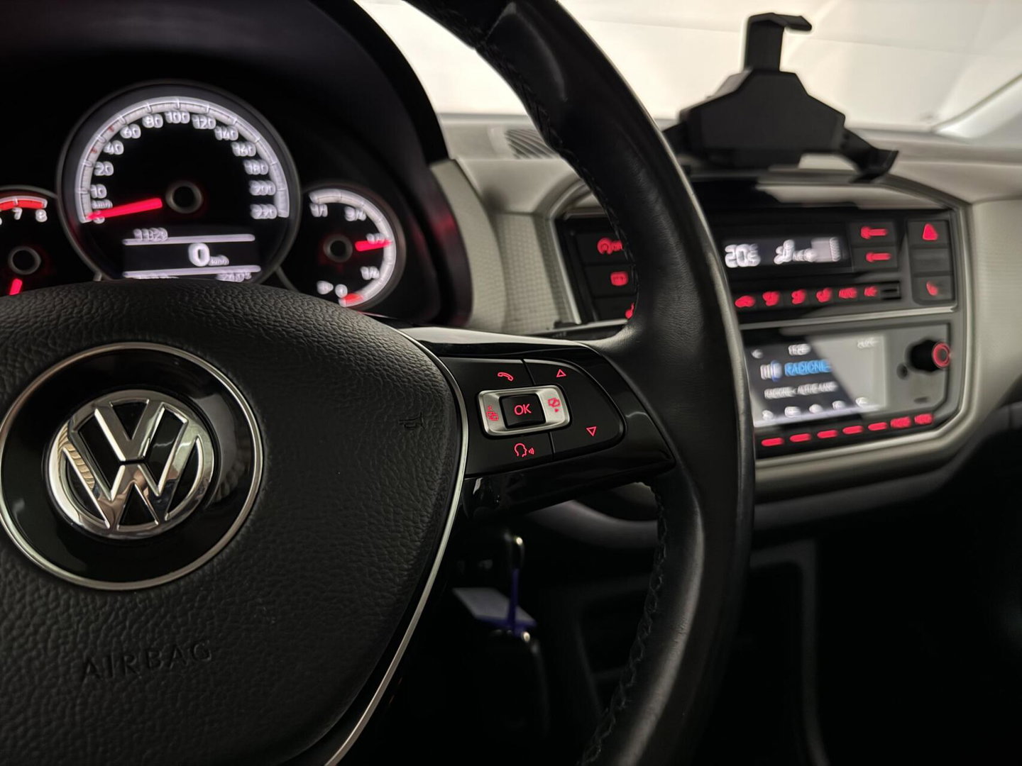 Volkswagen up! 1.0 BMT Lounge Pano Camera Cruise PDC NAP