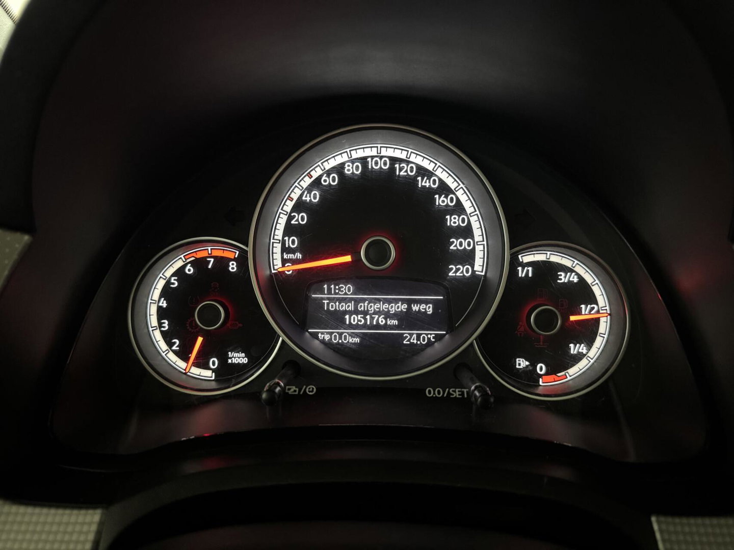 Volkswagen up! 1.0 BMT Lounge Pano Camera Cruise PDC NAP