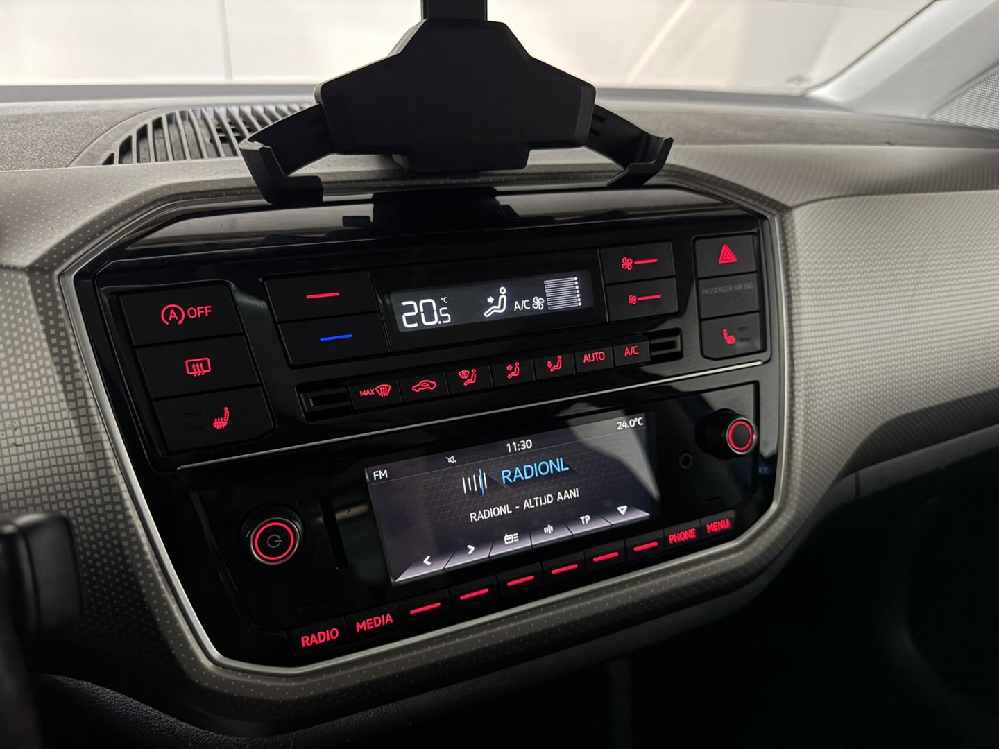 Volkswagen up! 1.0 BMT Lounge Pano Camera Cruise PDC NAP