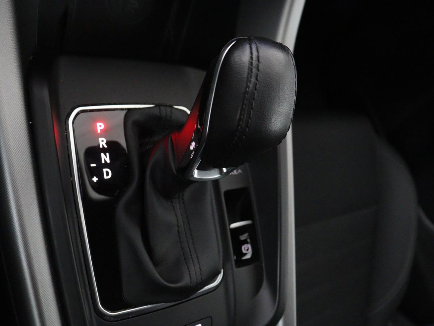 Alfa Romeo Tonale 1.3T PHEV Veloce 280PK Aut. Half Leder | Navi | DAB | Camera | Virtual Display | Navi | Carplay | Trekhaak | Climate Control | Stoelverwarming | Stuurverwarming