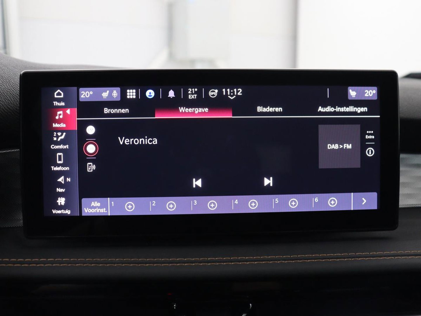 Alfa Romeo Tonale 1.3T PHEV TI | 280PK | SOH 99% | Trekhaak | Stoelverwarming | Adaptive cruise | Camera | Carplay | Matrix LED | Navigatie | Stuurverwarming | Climate control | Plug In