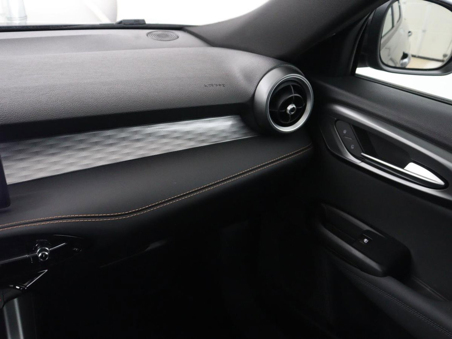 Alfa Romeo Tonale 1.3T PHEV TI | 280PK | SOH 99% | Trekhaak | Stoelverwarming | Adaptive cruise | Camera | Carplay | Matrix LED | Navigatie | Stuurverwarming | Climate control | Plug In