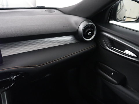 Alfa Romeo Tonale 1.3T PHEV Veloce 280PK Aut. Half Leder | Navi | DAB | Camera | Virtual Display | Navi | Carplay | Trekhaak | Climate Control | Stoelverwarming | Stuurverwarming