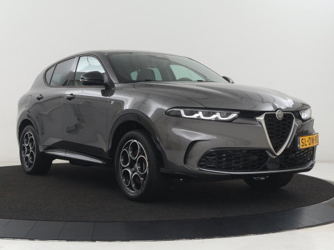 Alfa Romeo Tonale 1.3T PHEV Veloce 280PK Aut. Half Leder | Navi | DAB | Camera | Virtual Display | Navi | Carplay | Trekhaak | Climate Control | Stoelverwarming | Stuurverwarming