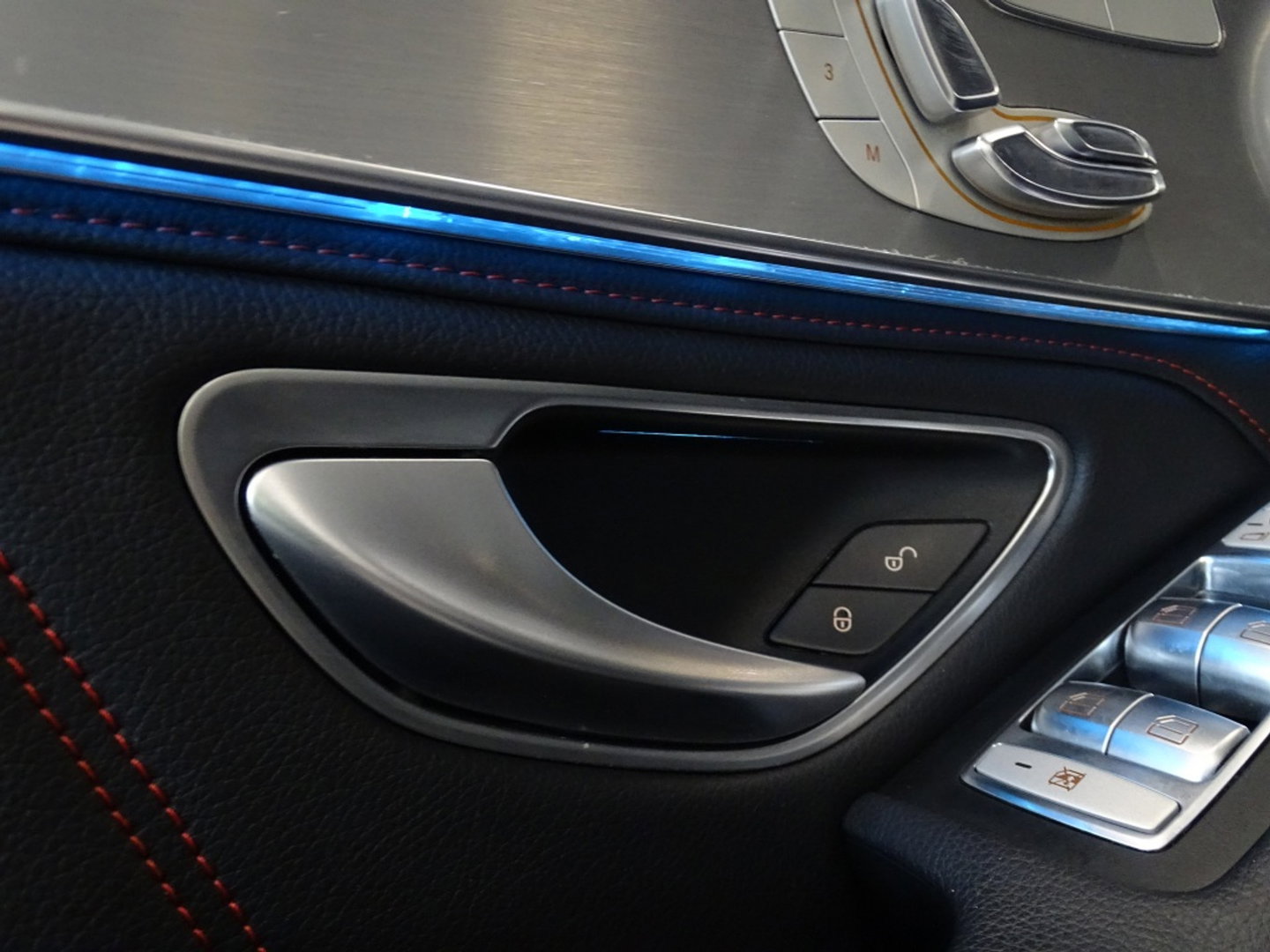Mercedes-Benz GLC 43 AMG 367PK 4-MATIC / Carbon / Distronic / Burmester / LED
