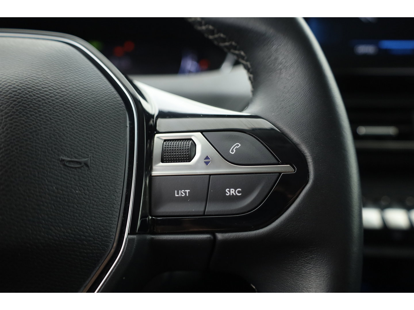 Peugeot 3008 1.2 PureTech Blue Lease Allure | Dig. Cockpit | Cruise Control | Keyless | Camera | Apple CarPlay & Android Auto | PDC V+A