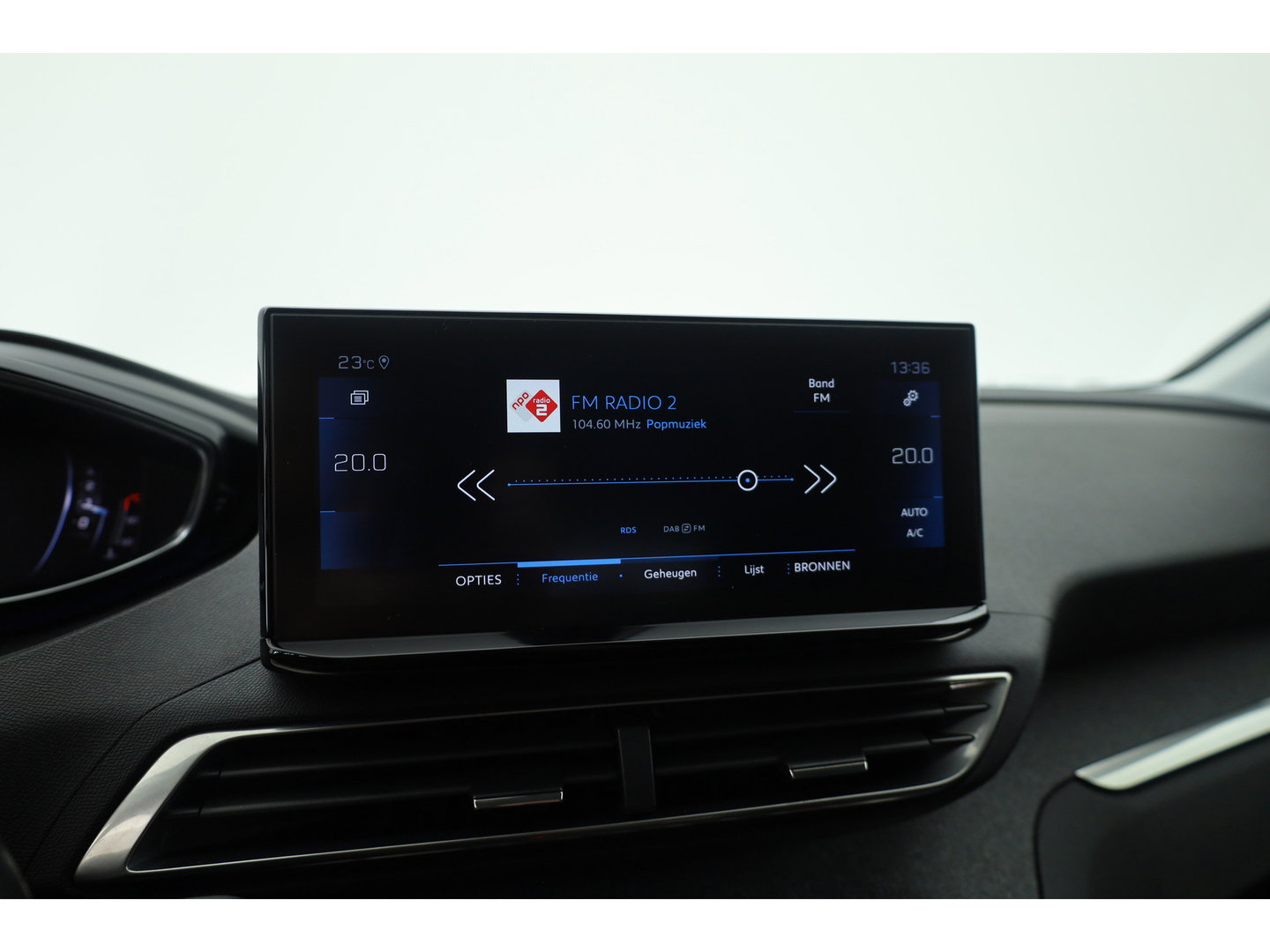 Peugeot 3008 1.2 PureTech Blue Lease Allure | Dig. Cockpit | Cruise Control | Keyless | Camera | Apple CarPlay & Android Auto | PDC V+A