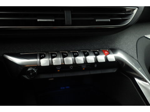 Peugeot 3008 1.2 PureTech Blue Lease Allure | Dig. Cockpit | Cruise Control | Keyless | Camera | Apple CarPlay & Android Auto | PDC V+A