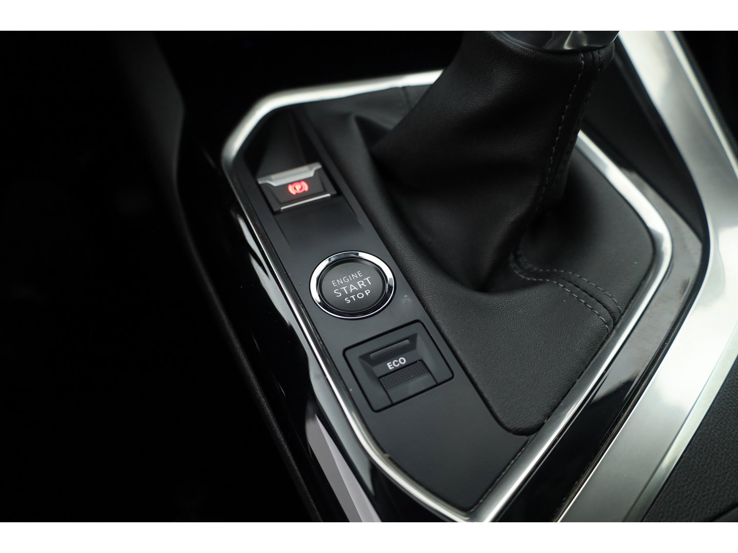 Peugeot 3008 1.2 PureTech Blue Lease Allure | Dig. Cockpit | Cruise Control | Keyless | Camera | Apple CarPlay & Android Auto | PDC V+A