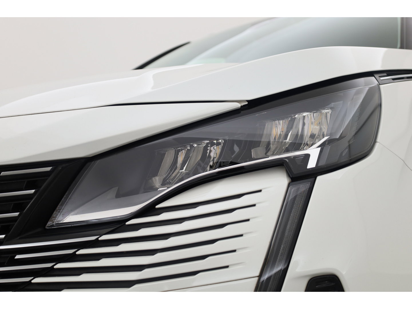 Peugeot 3008 1.2 PureTech Blue Lease Allure | Dig. Cockpit | Cruise Control | Keyless | Camera | Apple CarPlay & Android Auto | PDC V+A