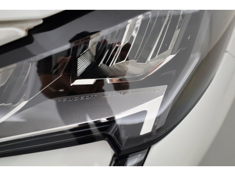 Peugeot 3008 1.2 PureTech Blue Lease Allure | Dig. Cockpit | Cruise Control | Keyless | Camera | Apple CarPlay & Android Auto | PDC V+A