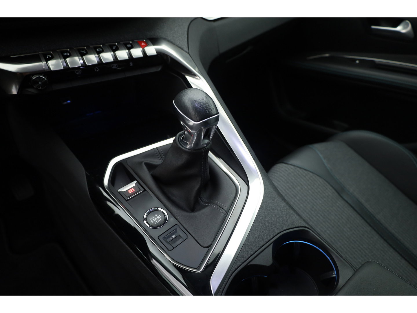 Peugeot 3008 1.2 PureTech Blue Lease Allure | Dig. Cockpit | Cruise Control | Keyless | Camera | Apple CarPlay & Android Auto | PDC V+A