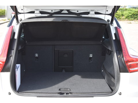 Volvo XC40 1.5 T5 Twin Engine R-Design Luxury Line Versatility 262 pk Two-Tone | Vol | Trekhaak | Keyless | Harman/Kardon | 360 gr.camera | Open dak | Full LE | Onderh.historie