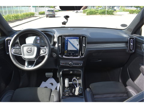 Volvo XC40 1.5 T5 Twin Engine R-Design Luxury Line Versatility 262 pk Two-Tone | Vol | Trekhaak | Keyless | Harman/Kardon | 360 gr.camera | Open dak | Full LE | Onderh.historie