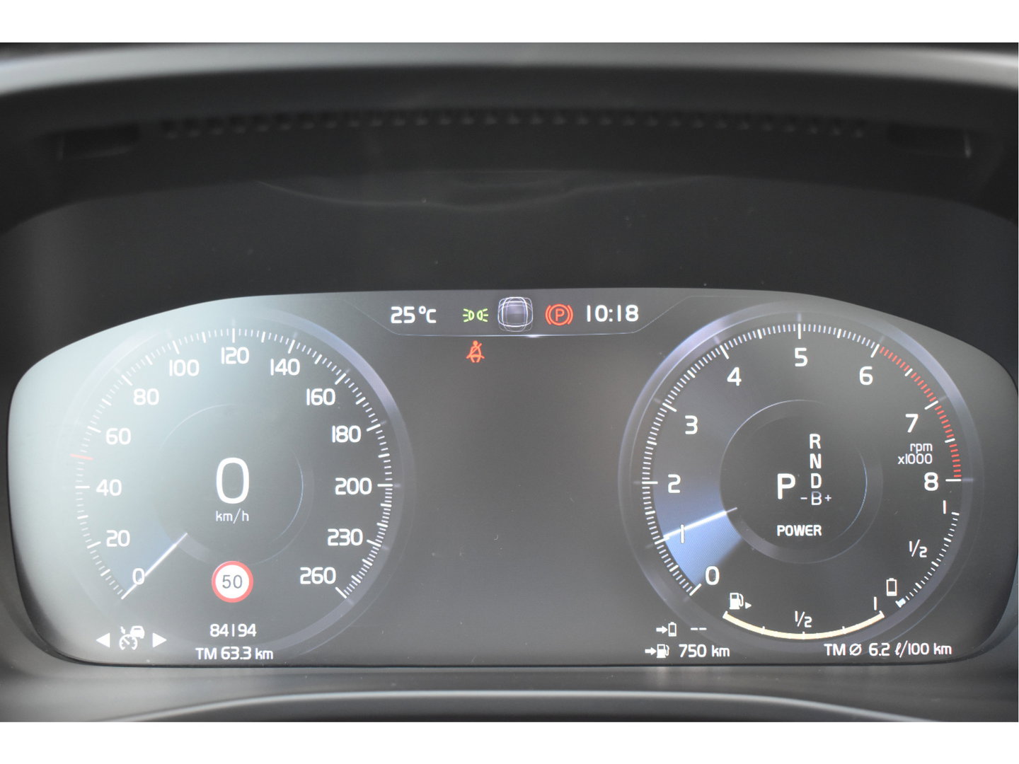 Volvo XC40 1.5 T5 Twin Engine R-Design Luxury Line Versatility 262 pk Two-Tone | Vol | Trekhaak | Keyless | Harman/Kardon | 360 gr.camera | Open dak | Full LE | Onderh.historie