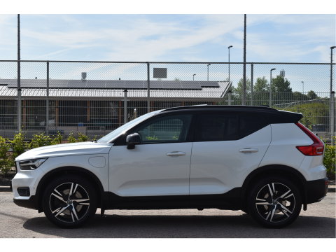 Volvo XC40 1.5 T5 Twin Engine R-Design Luxury Line Versatility 262 pk Two-Tone | Vol | Trekhaak | Keyless | Harman/Kardon | 360 gr.camera | Open dak | Full LE | Onderh.historie