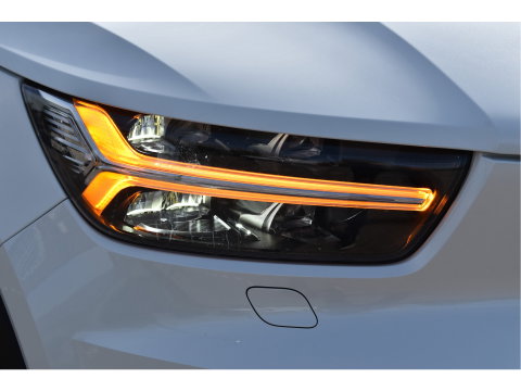 Volvo XC40 1.5 T5 Twin Engine R-Design Luxury Line Versatility 262 pk Two-Tone | Vol | Trekhaak | Keyless | Harman/Kardon | 360 gr.camera | Open dak | Full LE | Onderh.historie