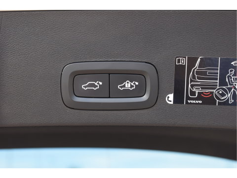 Volvo XC40 1.5 T5 Twin Engine R-Design Luxury Line Versatility 262 pk Two-Tone | Vol | Trekhaak | Keyless | Harman/Kardon | 360 gr.camera | Open dak | Full LE | Onderh.historie