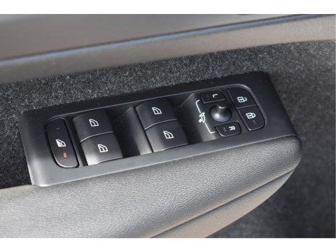 Volvo XC40 1.5 T5 Twin Engine R-Design Luxury Line Versatility 262 pk Two-Tone | Vol | Trekhaak | Keyless | Harman/Kardon | 360 gr.camera | Open dak | Full LE | Onderh.historie