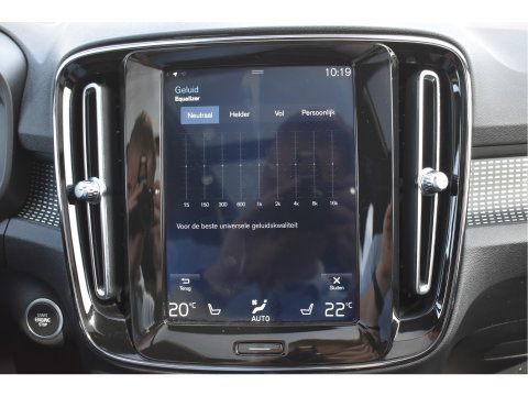 Volvo XC40 1.5 T5 Twin Engine R-Design Luxury Line Versatility 262 pk Two-Tone | Vol | Trekhaak | Keyless | Harman/Kardon | 360 gr.camera | Open dak | Full LE | Onderh.historie