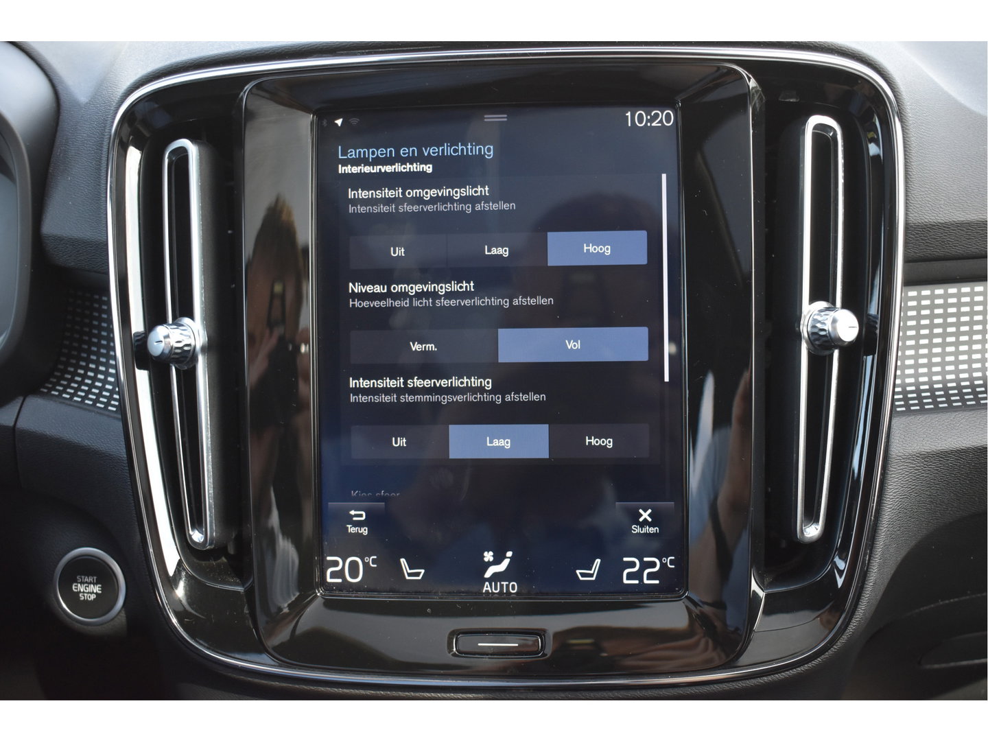 Volvo XC40 1.5 T5 Twin Engine R-Design Luxury Line Versatility 262 pk Two-Tone | Vol | Trekhaak | Keyless | Harman/Kardon | 360 gr.camera | Open dak | Full LE | Onderh.historie