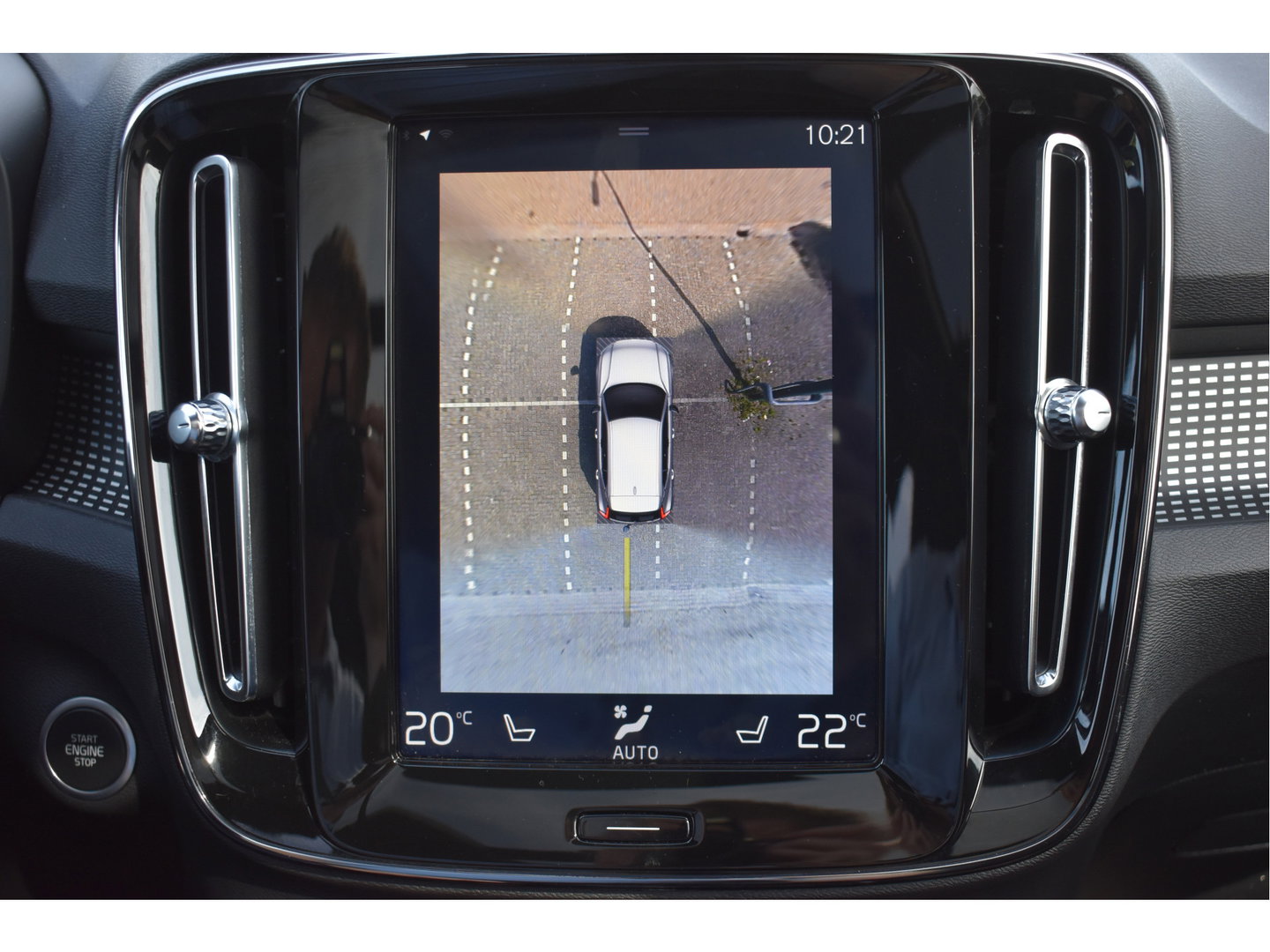Volvo XC40 1.5 T5 Twin Engine R-Design Luxury Line Versatility 262 pk Two-Tone | Vol | Trekhaak | Keyless | Harman/Kardon | 360 gr.camera | Open dak | Full LE | Onderh.historie