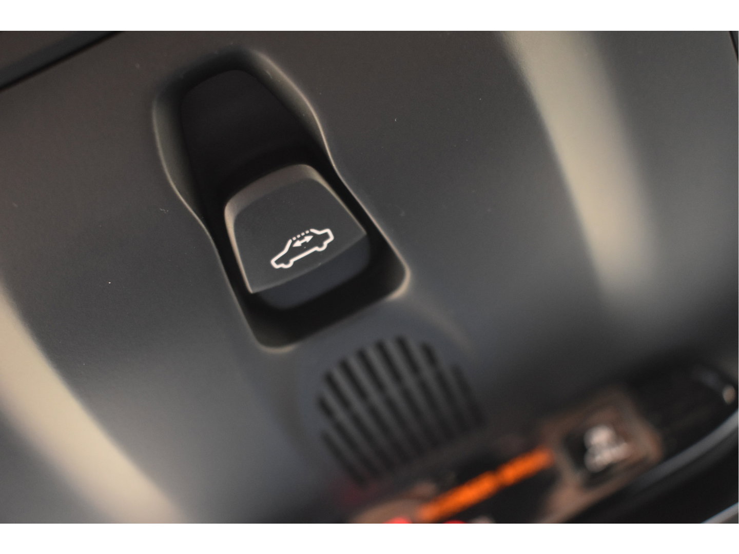 Volvo XC40 1.5 T5 Twin Engine R-Design Luxury Line Versatility 262 pk Two-Tone | Vol | Trekhaak | Keyless | Harman/Kardon | 360 gr.camera | Open dak | Full LE | Onderh.historie