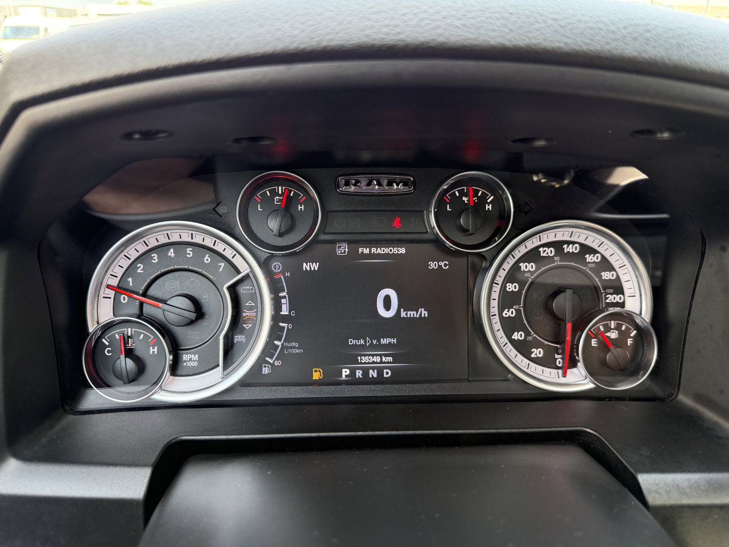 Dodge Ram Pick-Up 1500 5.7 V8 4x4 Crew Cab 5'7 Longhorn / vaste prijs rijklaar € 39.950 ex btw / euro 6 / lease vanaf € 652 / airco / cruise / navigatie / prins lpg / leer / trekhaak 3500 kg !