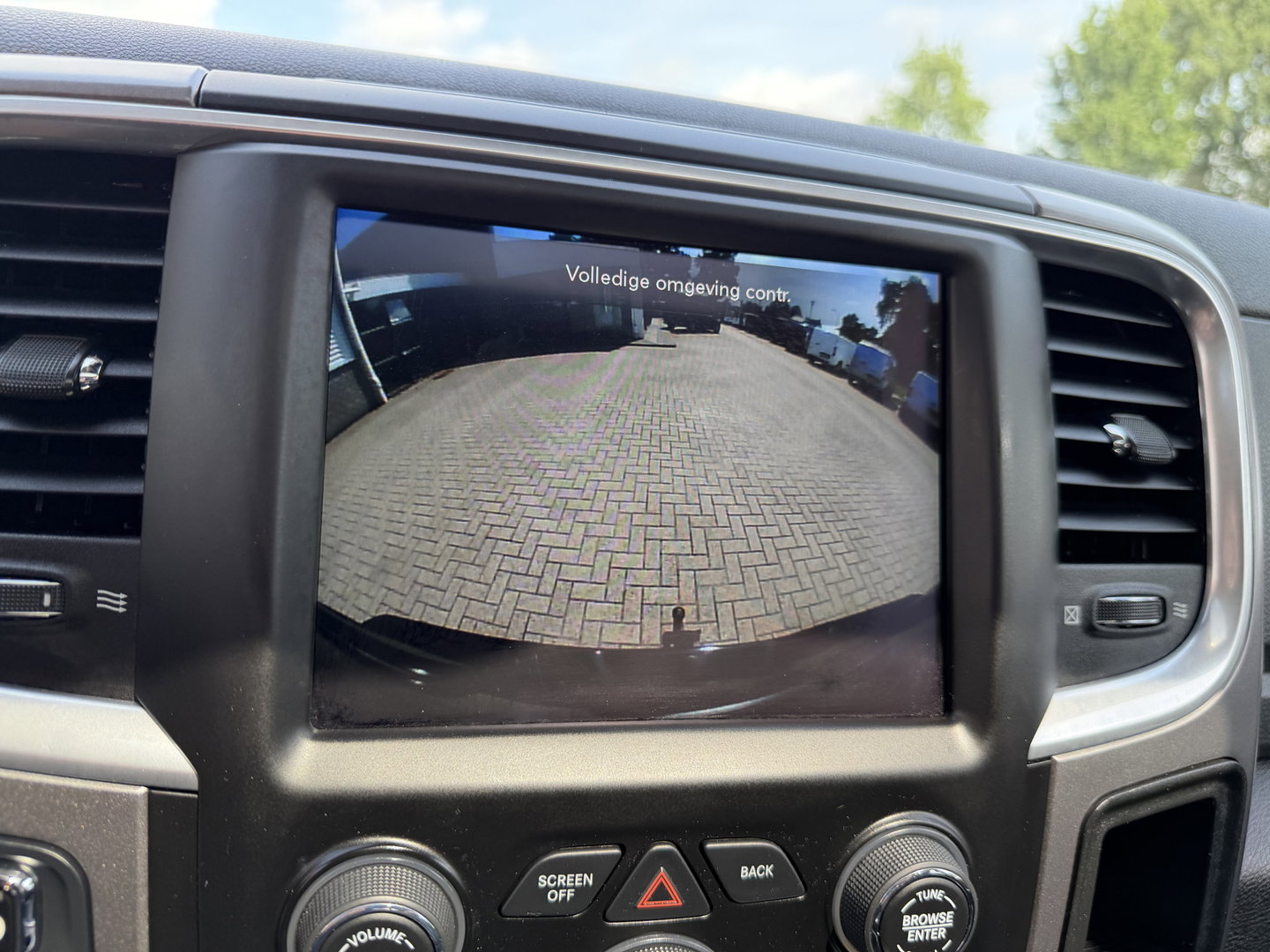 Dodge Ram Pick-Up 1500 5.7 V8 4x4 Crew Cab 5'7 Longhorn / vaste prijs rijklaar € 39.950 ex btw / euro 6 / lease vanaf € 652 / airco / cruise / navigatie / prins lpg / leer / trekhaak 3500 kg !